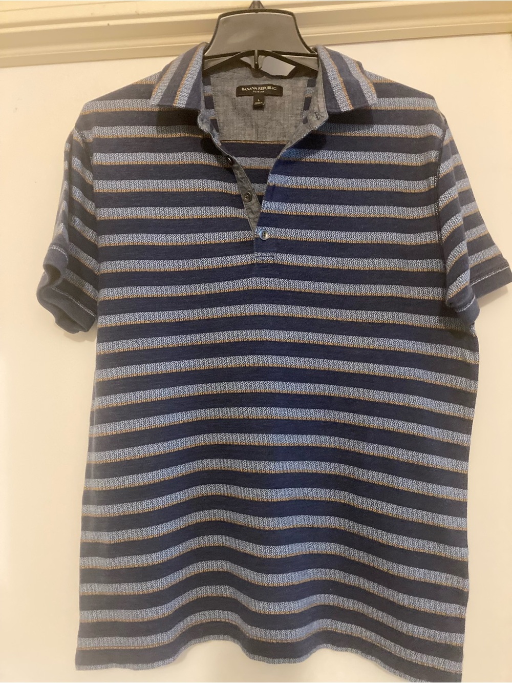 Banana Republic Men's Navy and Light Blue Stripe Polo